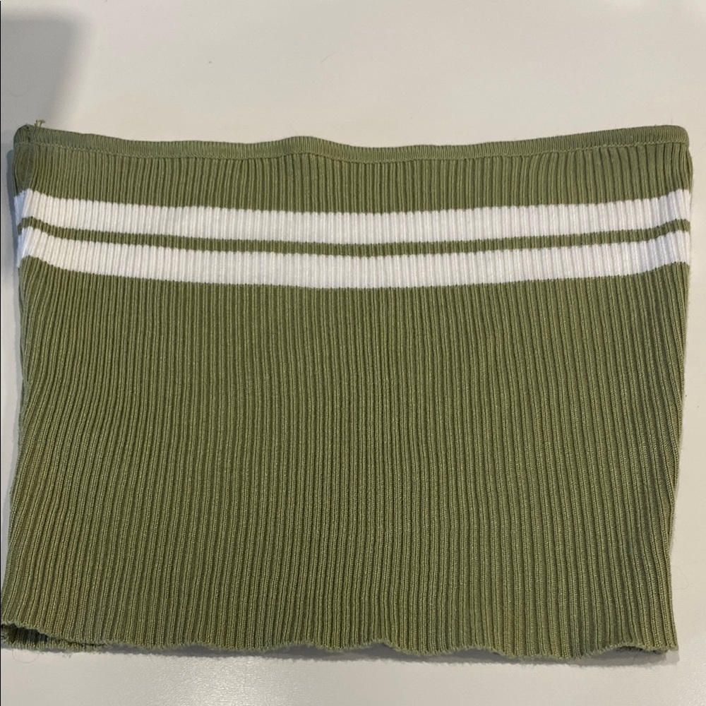 SHEIN Olive Green and White Ribbed Crop Top